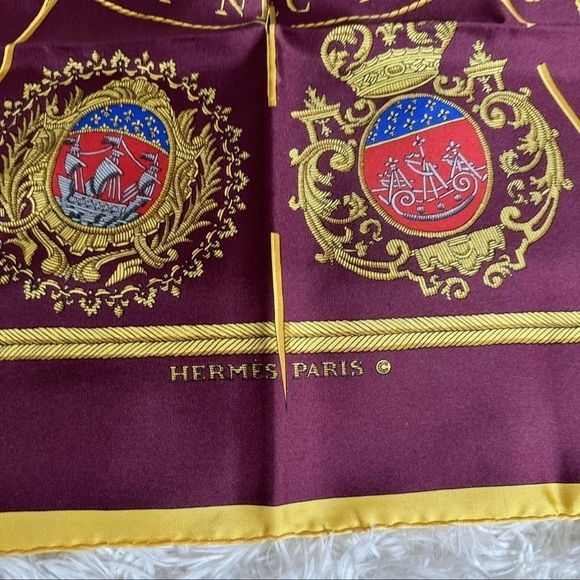 💎🔥Hermes silk scarf "LES ARMES DE PARIS 💎🔥 - Picture 3 of 11